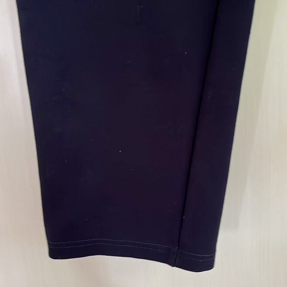 EUC Sympli navy straight leg pull on ankle length pant with small side hem vent - Picture 3 of 9